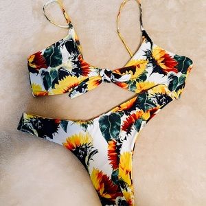 NWOT sunflower 🌻 cheeky bikini